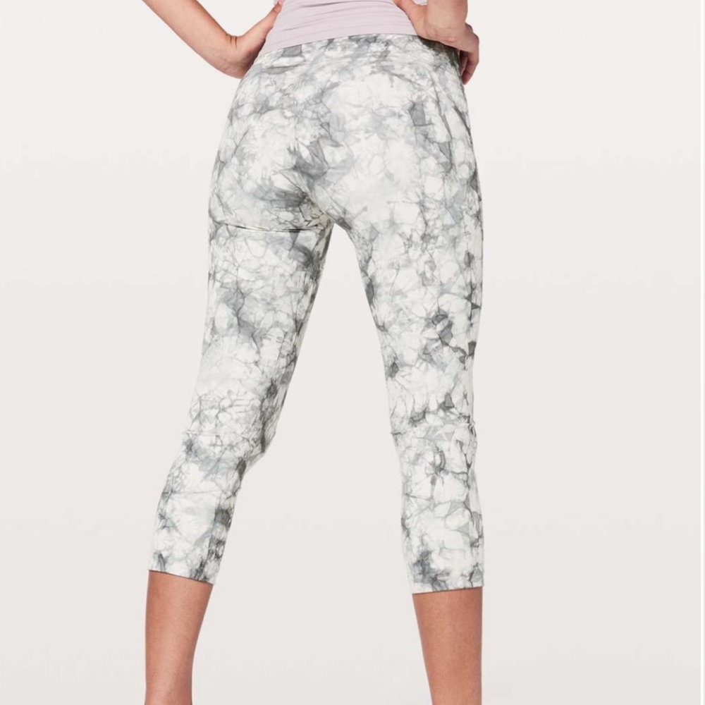 Lululemon wunder under under high rise crop 21” full on luxtreme dual shibori - Picture 4 of 9